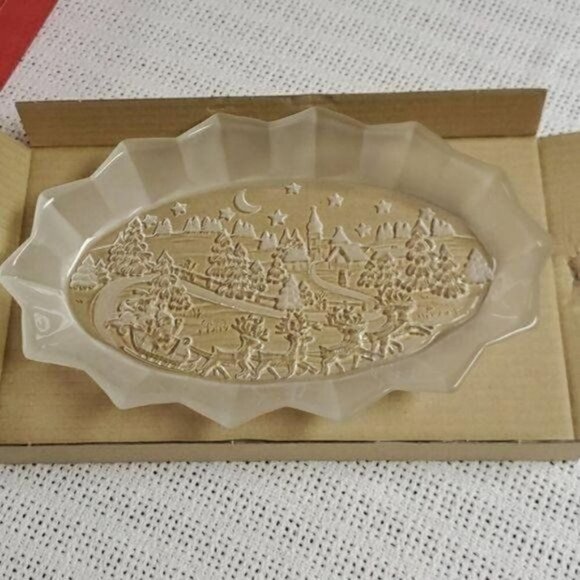 Mikasa Etched Graphic Silent Night Oval Sweet 12" Dish Plate - Picture 4 of 8